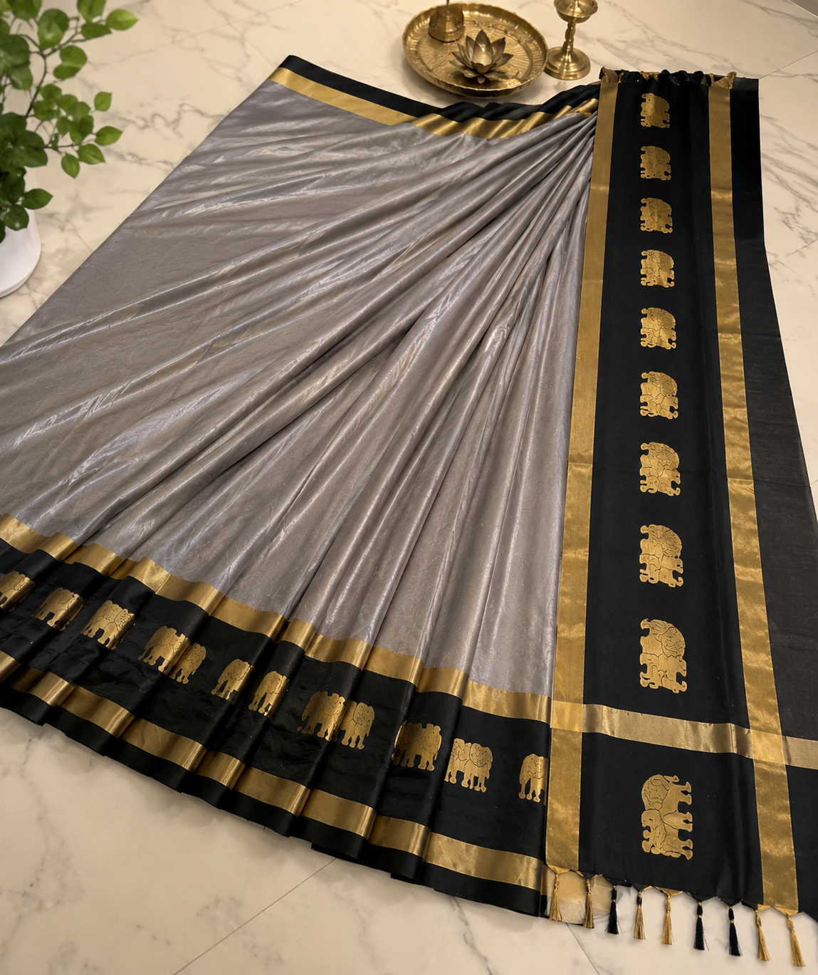 Grey & Black  Soft Cotton Silk Emerald Bloom Saree For Women With Running Blouse