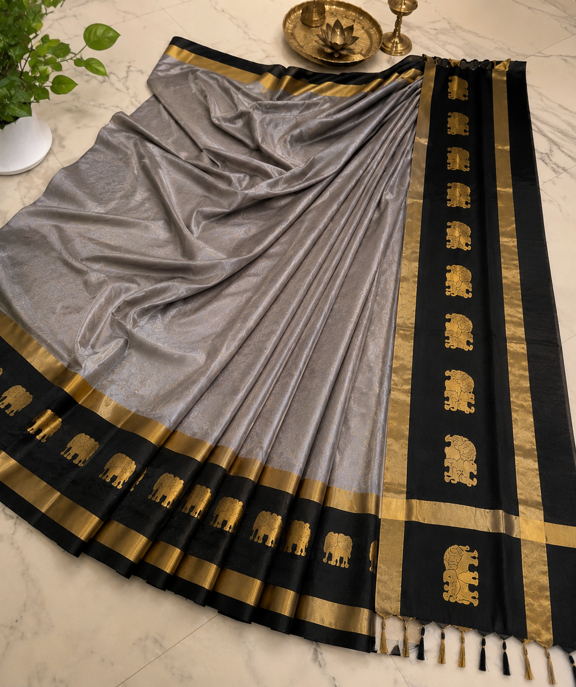 ELEPHANT BORDER Grey & Black  Soft Cotton Silk Emerald Bloom Saree For Women